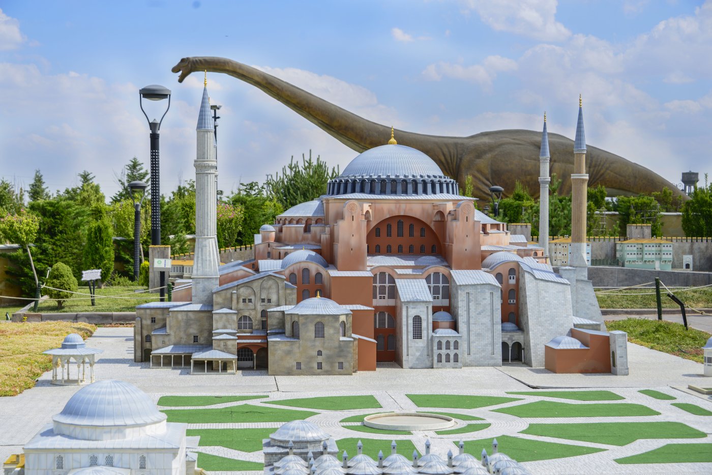 Devrialem parkı ve Kelebekler 1800 TL